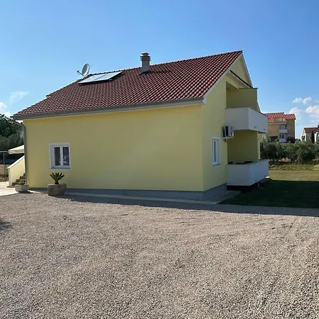 Apartment With A Parking Space Porat, Krk - 22186 Malinska