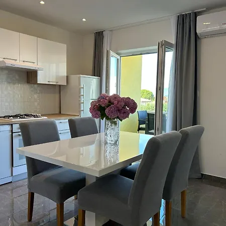With A Parking Space Porat, Krk - 22186 Apartment Malinska